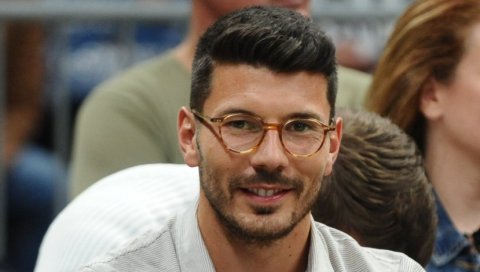 ПАРТИЗАНОВ ВЕГАН МИЛОШ ЈОЈИЋ: У паузама грицкам протеинске чоколадице - има снаге за све напоре! (ВИДЕО) ПАРТИЗАНОВ ВЕГАН МИЛОШ ЈОЈИЋ: У паузама грицкам протеинске чоколадице - има снаге за све напоре! (ВИДЕО)