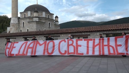 БРАНИЋЕМО ЏАМИЈЕ, ЈЕДНАКО КАО НАШЕ ЦРКВЕ: Кривокапић у Пљевљама поручио - Не дамо светиње! БРАНИЋЕМО ЏАМИЈЕ, ЈЕДНАКО КАО НАШЕ ЦРКВЕ: Кривокапић у Пљевљама поручио - Не дамо светиње!