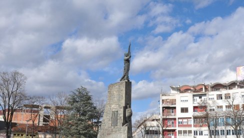 ЗА АСФАЛТИРАЊЕ 100 МИЛИОНА: Донето решење за путеве у Краљеву ЗА АСФАЛТИРАЊЕ 100 МИЛИОНА: Донето решење за путеве у Краљеву