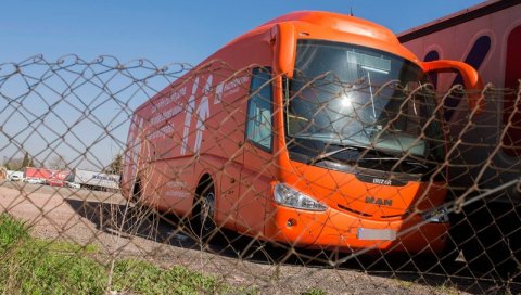 ПРОНАЂЕНО ТЕЛО У ФАЗИ РАСПАДАЊА: Језиво откриће у гепеку аутобуса, истрага у току ПРОНАЂЕНО ТЕЛО У ФАЗИ РАСПАДАЊА: Језиво откриће у гепеку аутобуса, истрага у току