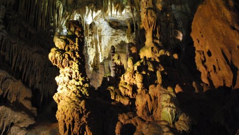 SPASAVANJE MOŽE DA TRAJE ČAK 12 DANA: Američki speleolog i dalje zaglavljen u pećini u Turskoj na 1.000 metara dubine SPASAVANJE MOŽE DA TRAJE ČAK 12 DANA: Američki speleolog i dalje zaglavljen u pećini u Turskoj na 1.000 metara dubine