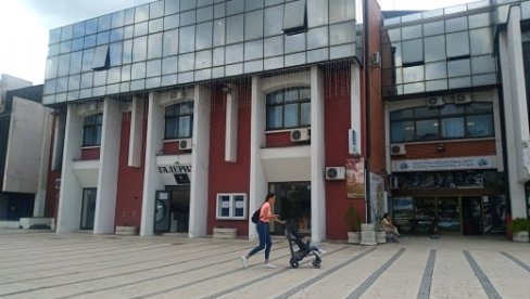 ИЗЛАЖУ ВРАЊАНЦИ: Пиртска Галерија Чедомир Крстић ИЗЛАЖУ ВРАЊАНЦИ: Пиртска Галерија Чедомир Крстић