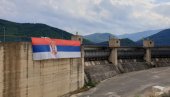 СРПСКА ЗАСТАВА НА ГАЗИВОДАМА: Одговор на још једну албанску провокацију СРПСКА ЗАСТАВА НА ГАЗИВОДАМА: Одговор на још једну албанску провокацију