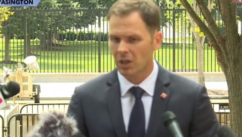 ПОСЛЕ ПОСТИЗАЊА СПОРАЗУМА У ВАШИНГТОНУ: Мали се посебно захвалио Годфрију у име Вучића ПОСЛЕ ПОСТИЗАЊА СПОРАЗУМА У ВАШИНГТОНУ: Мали се посебно захвалио Годфрију у име Вучића