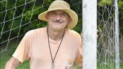 ЛАЗАР РИСТОВСКИ ЗВЕЗДАРСКИ МАРАДОНА: Фудбал као инспирација за хумористичку серију Дрим тим (ФОТО) ЛАЗАР РИСТОВСКИ ЗВЕЗДАРСКИ МАРАДОНА: Фудбал као инспирација за хумористичку серију Дрим тим (ФОТО)
