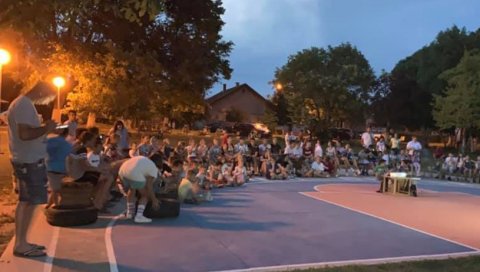НАША ПРИЧА ЗА МАЛУ ЛАНУ: Србобранци наставили да помажу болесној девојчици (ФОТО) НАША ПРИЧА ЗА МАЛУ ЛАНУ: Србобранци наставили да помажу болесној девојчици (ФОТО)