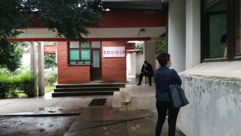 KORONA U PČINJSKOM OKRUGU: Svega 18 slobodnih bolničkih ležajeva u kovid bolnicama KORONA U PČINJSKOM OKRUGU: Svega 18 slobodnih bolničkih ležajeva u kovid bolnicama