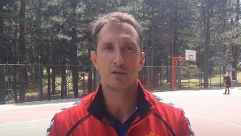 ПОЗНАТИ РУКОМЕТАШ КУКА ЗБОГ МИЛОВОГ ПАДА! Мрваљевић изградио каријеру у Србији, а сада му сметају тробојке! ПОЗНАТИ РУКОМЕТАШ КУКА ЗБОГ МИЛОВОГ ПАДА! Мрваљевић изградио каријеру у Србији, а сада му сметају тробојке!