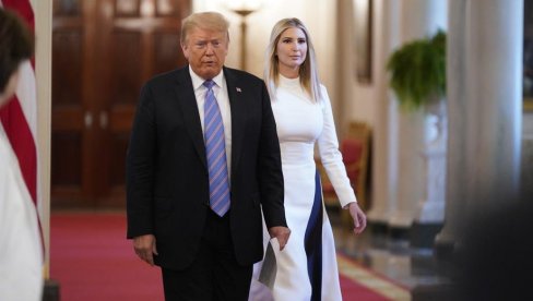 PRVA REAKCIJA DONALDOVE ĆERKE: Evo šta je rekla Ivanka Tramp o atentatu na njenog oca, pomenula i majku (FOTO) PRVA REAKCIJA DONALDOVE ĆERKE: Evo šta je rekla Ivanka Tramp o atentatu na njenog oca, pomenula i majku (FOTO)