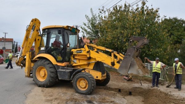 НОВА ВОДОВОДНА МРЕЖА: Напредују радови на такозваном бојничком путу НОВА ВОДОВОДНА МРЕЖА: Напредују радови на такозваном бојничком путу