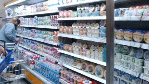 ЛАЖНИ СИР СВЕ ВИШЕ У ПРОДАЈИ: Како да га препознате и избегнете превару - Изгледа готово исто као и прави