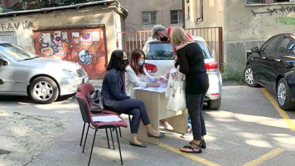 ДА ЛАКШЕ ПОКРЕНУ ПОСАО: Помоћ за 70 Нишлија, некима и 250.000 динара ДА ЛАКШЕ ПОКРЕНУ ПОСАО: Помоћ за 70 Нишлија, некима и 250.000 динара