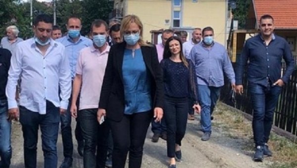 ОБИЛАЗАК РАДОВА НА ВОЖДОВЦУ: Ивана Томић Илић у Ђурђевданској улици ОБИЛАЗАК РАДОВА НА ВОЖДОВЦУ: Ивана Томић Илић у Ђурђевданској улици