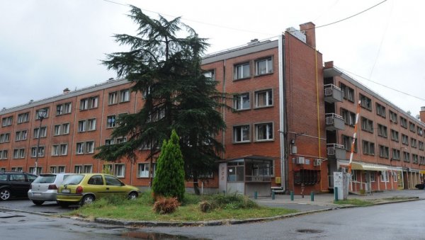 СТУДЕНТИ У НОВОМ САДУ ЈУРЕ КРЕВЕТ У ДОМОВИМА: Почео конкурс за смештај, на располагању 2.663 места СТУДЕНТИ У НОВОМ САДУ ЈУРЕ КРЕВЕТ У ДОМОВИМА: Почео конкурс за смештај, на располагању 2.663 места