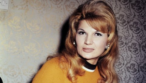 СВИ СУ ЈЕ ЗНАЛИ КАО СИЛВАНУ: Ево које је право име певачица трагичне судбине СВИ СУ ЈЕ ЗНАЛИ КАО СИЛВАНУ: Ево које је право име певачица трагичне судбине
