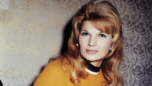 СВИ СУ ЈЕ ЗНАЛИ КАО СИЛВАНУ: Ево које је право име певачица трагичне судбине СВИ СУ ЈЕ ЗНАЛИ КАО СИЛВАНУ: Ево које је право име певачица трагичне судбине