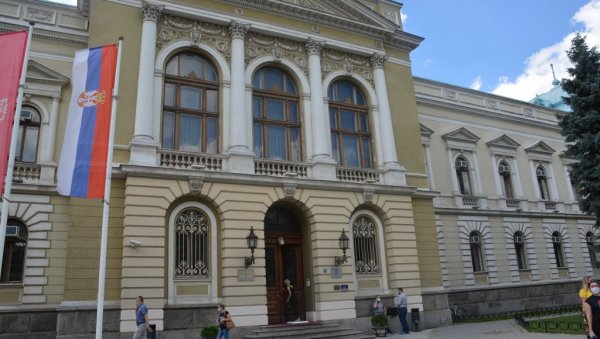 УБЕДЉИВА ПОБЕДА СНС У КРУШЕВЦУ: Напредњаци победили у свих 54 месних заједница УБЕДЉИВА ПОБЕДА СНС У КРУШЕВЦУ: Напредњаци победили у свих 54 месних заједница
