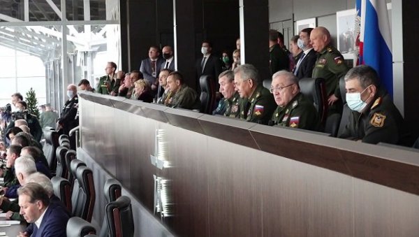 ФИНАЛНA ТРKA “ТЕНКОВСКОГ БИАТЛОНА”: Присуствовали министри Вулин и Шојгу ФИНАЛНA ТРKA “ТЕНКОВСКОГ БИАТЛОНА”: Присуствовали министри Вулин и Шојгу