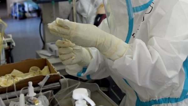 ТРАЖИ СЕ ХИТНО РЕШЕЊЕ ЗА СМЕШТАЈ КОВИД ПАЦИЈЕНАТА: Београдске болнице за 48 сати остају без слободне постеље ТРАЖИ СЕ ХИТНО РЕШЕЊЕ ЗА СМЕШТАЈ КОВИД ПАЦИЈЕНАТА: Београдске болнице за 48 сати остају без слободне постеље