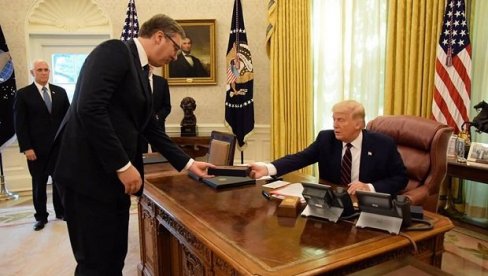 RAZGOVOR VUČIĆA I TRAMPA TEMA SVETSKIH MEDIJA: Ej-Bi-Si analizirao kontakt srpskog i novoizabranog američkog predsednika RAZGOVOR VUČIĆA I TRAMPA TEMA SVETSKIH MEDIJA: Ej-Bi-Si analizirao kontakt srpskog i novoizabranog američkog predsednika