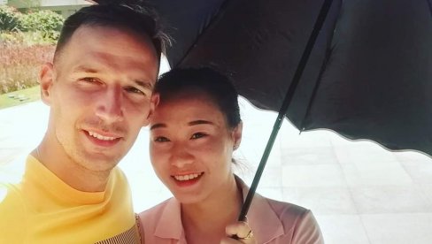 ISPOVEST SRBINA KOJI SE ZALJUBIO U KINESKINJU: Komentarisali su da nisam normalan, ali ja sam našao ljubav svog života ISPOVEST SRBINA KOJI SE ZALJUBIO U KINESKINJU: Komentarisali su da nisam normalan, ali ja sam našao ljubav svog života