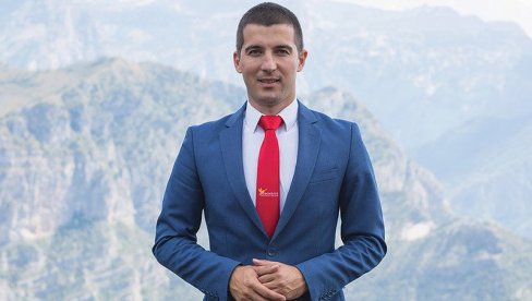 ОГЛАСИО СЕ АЛЕКСА БЕЧИЋ: Да победи мир и никшићко достојанство! ОГЛАСИО СЕ АЛЕКСА БЕЧИЋ: Да победи мир и никшићко достојанство!
