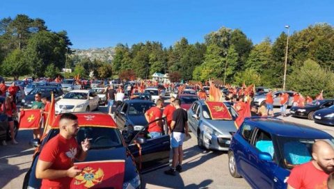 ЦЕНОВНИК ЗА КОМИТЕ: ДПС плаћа учесницима гориво и дели сендвиче – 1 евро по “гладној глави” ЦЕНОВНИК ЗА КОМИТЕ: ДПС плаћа учесницима гориво и дели сендвиче – 1 евро по “гладној глави”