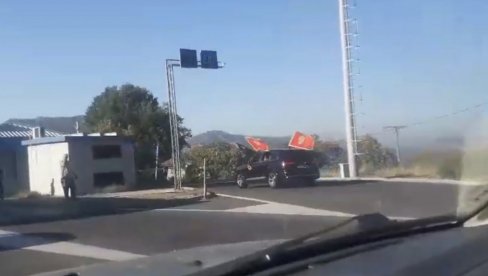 KOMITE “VOLE” DRŽAVU, ALI NE I PUTARINU: “Patriote” iz Bara ne plaćaju dažbine na tunelu Sozina! (VIDEO) KOMITE “VOLE” DRŽAVU, ALI NE I PUTARINU: “Patriote” iz Bara ne plaćaju dažbine na tunelu Sozina! (VIDEO)