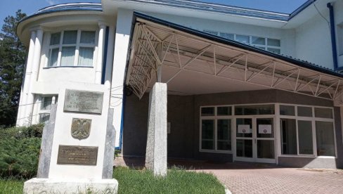 DEVET PRIJEMA U 24 SATA: Popunjeni kapaciteti kovid bolnice u Surdulici DEVET PRIJEMA U 24 SATA: Popunjeni kapaciteti kovid bolnice u Surdulici