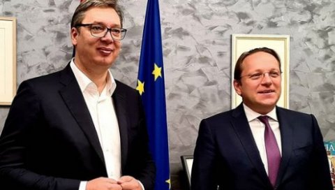 ВУЧИЋ ИЗ БРИСЕЛА: Добар састанак са Вархеијем, хвала на подршци ВУЧИЋ ИЗ БРИСЕЛА: Добар састанак са Вархеијем, хвала на подршци