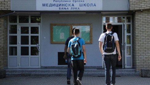 ЦЕЛО ОДЕЉЕЊЕ У ИЗОЛАЦИЈИ: Ученица Медицинске школе у Бањалуци заражена короном ЦЕЛО ОДЕЉЕЊЕ У ИЗОЛАЦИЈИ: Ученица Медицинске школе у Бањалуци заражена короном