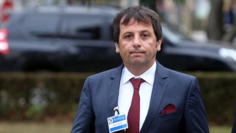 ВУКАНОВИЋ ПОСЛАНИЦИМА СДА: Ми смо четници због Острога, позива се на силовање моје сестре, срам вас било због антисрпске хистерије ВУКАНОВИЋ ПОСЛАНИЦИМА СДА: Ми смо четници због Острога, позива се на силовање моје сестре, срам вас било због антисрпске хистерије