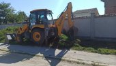 У ЛЕСКОВЦУ НАСТАВЉЕНЕ АКЦИЈЕ УРЕЂЕЊА ЈАВНИХ ПОВРШИНА: Уклањају депоније и растиње У ЛЕСКОВЦУ НАСТАВЉЕНЕ АКЦИЈЕ УРЕЂЕЊА ЈАВНИХ ПОВРШИНА: Уклањају депоније и растиње