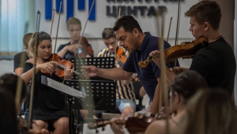 SVE SPREMNO ZA NOVI STRINGS: Još jedan međunarodni festival i letnja akademija muzike u Leskovcu SVE SPREMNO ZA NOVI STRINGS: Još jedan međunarodni festival i letnja akademija muzike u Leskovcu