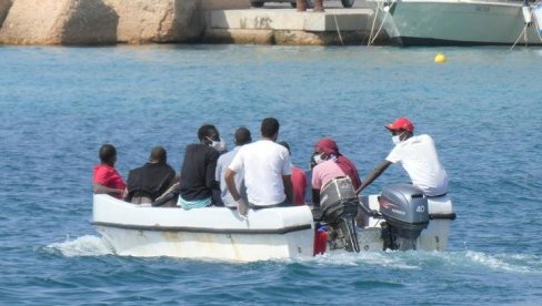 JOŠ JEDNA TRAGEDIJA KOD ITALIJE: Utopilo se sedam migranata, među njima i turdnica JOŠ JEDNA TRAGEDIJA KOD ITALIJE: Utopilo se sedam migranata, među njima i turdnica