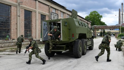 НОВИ ЧУВАР СРПСКЕ ПЕШАДИЈЕ: Наша војска добија савремено оклопно возило, плод домаће памети који је отпоран на мине (ФОТО) НОВИ ЧУВАР СРПСКЕ ПЕШАДИЈЕ: Наша војска добија савремено оклопно возило, плод домаће памети који је отпоран на мине (ФОТО)
