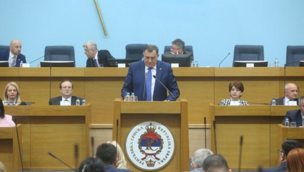 СКУПШТИНА СТАЛА ИЗА ДОДИКА: Посланици подржали изјаву српског члана Председништва БиХ СКУПШТИНА СТАЛА ИЗА ДОДИКА: Посланици подржали изјаву српског члана Председништва БиХ