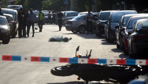 ПОГИНУО МОТОЦИКЛИСТА НА ПАЛИЛУЛИ: Реанимација није успела, страдао је на лицу места ПОГИНУО МОТОЦИКЛИСТА НА ПАЛИЛУЛИ: Реанимација није успела, страдао је на лицу места