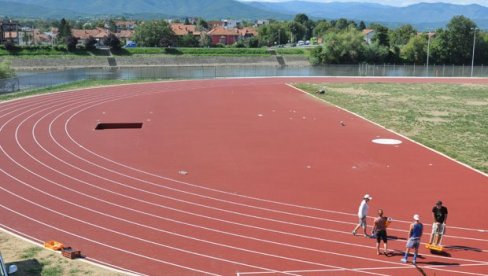 A SMATRALI GA VEČNIM: Oboren najstariji svetski rekord u muškoj atletici! (VIDEO)