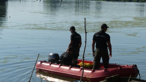 МЛАДИЋ (23) СЕ УТОПИО У РЕЦИ: Велика трагедија код Лајковца МЛАДИЋ (23) СЕ УТОПИО У РЕЦИ: Велика трагедија код Лајковца