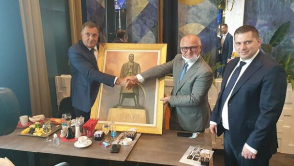 БЕОГРАД ДОБИЈА КРАЈИШКУ КУЋУ: Престоница Србије и Бањалука у октобру потписују повељу о братимљењу БЕОГРАД ДОБИЈА КРАЈИШКУ КУЋУ: Престоница Србије и Бањалука у октобру потписују повељу о братимљењу