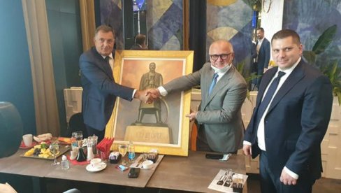 БЕОГРАД ДОБИЈА КРАЈИШКУ КУЋУ: Престоница Србије и Бањалука у октобру потписују повељу о братимљењу БЕОГРАД ДОБИЈА КРАЈИШКУ КУЋУ: Престоница Србије и Бањалука у октобру потписују повељу о братимљењу