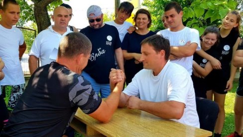 ПОДСТИЦАЈ СПОРТУ И ТУРИЗМУ: Сеоске спортске игре по други пут у Краљеву ПОДСТИЦАЈ СПОРТУ И ТУРИЗМУ: Сеоске спортске игре по други пут у Краљеву