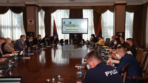 НОВА ОДЛУКА РЕПУБЛИЧКОГ ШТАБА: Одобрен улазак странцима у БиХ са негативним ПЦР тестом НОВА ОДЛУКА РЕПУБЛИЧКОГ ШТАБА: Одобрен улазак странцима у БиХ са негативним ПЦР тестом