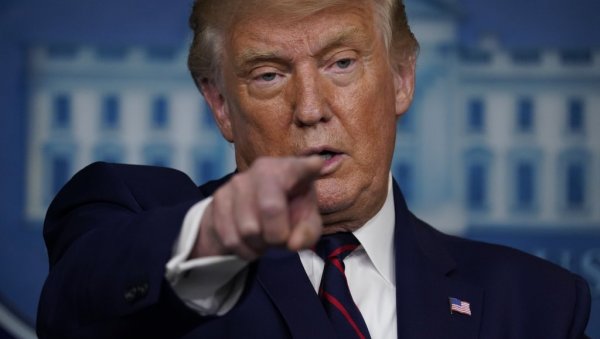 ТРАМП СЕ ОБРАТИО ЈАВНОСТИ: Ако бројите легалне гласове - ГЛАТКО САМ ПОБЕДИО ТРАМП СЕ ОБРАТИО ЈАВНОСТИ: Ако бројите легалне гласове - ГЛАТКО САМ ПОБЕДИО