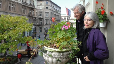ОВО ЈЕ УНУКА ЉУБИШЕ САМАРЏИЋА: Миљеница славног глумца израсла у праву лепотицу, а ево због чега се љутила на деду (ФОТО) ОВО ЈЕ УНУКА ЉУБИШЕ САМАРЏИЋА: Миљеница славног глумца израсла у праву лепотицу, а ево због чега се љутила на деду (ФОТО)