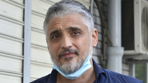 ЧЕДА ЈОВАНОВИЋ ПРИЗНАО ДА ЈЕ ТУКАО ЧОВЕКА: Ударао сам га рекетом, срећа његова што нисам могао да га стигнем (ВИДЕО) ЧЕДА ЈОВАНОВИЋ ПРИЗНАО ДА ЈЕ ТУКАО ЧОВЕКА: Ударао сам га рекетом, срећа његова што нисам могао да га стигнем (ВИДЕО)