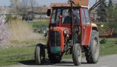 TRAKTORISTA IZ VETERNIKA POTPUNO ALKOHOLISAN: U Futogu vozio sa 3,43 promila alkohola TRAKTORISTA IZ VETERNIKA POTPUNO ALKOHOLISAN: U Futogu vozio sa 3,43 promila alkohola