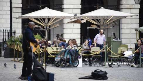 KAN: Produžiti rad pabova i restorana posle 22 sata KAN: Produžiti rad pabova i restorana posle 22 sata
