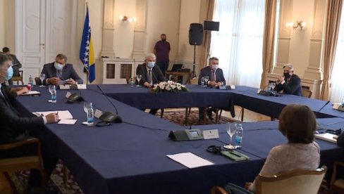 СУСРЕТ У САРАЈЕВУ: Додик, Џаферовић и Комшић се састали са Палмером СУСРЕТ У САРАЈЕВУ: Додик, Џаферовић и Комшић се састали са Палмером